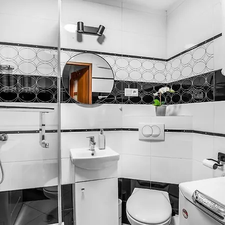 3 Bedrooms Close To Downtown Wrocław